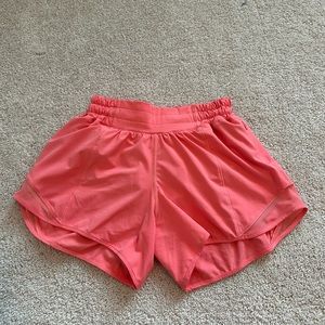 Lululemon Hotty Hot Raspberry Cream Low-Rise short 4”